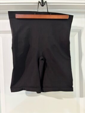 High-Waist Black Shaping Short - Women’s Seamless Shapewear